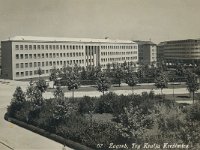 Trg kralja Petra Krešimira IV oko 1940. godine. Državna trgovačka akademija